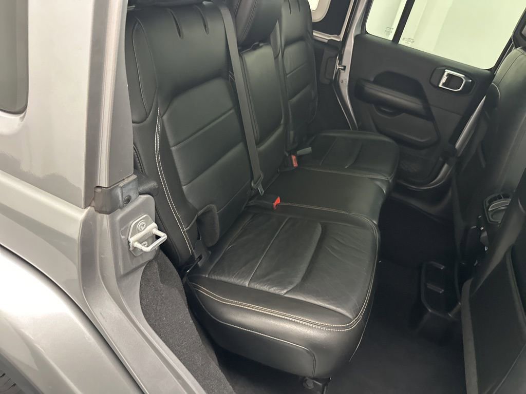 Used 2018 Jeep Wrangler Unlimited Sahara image 11