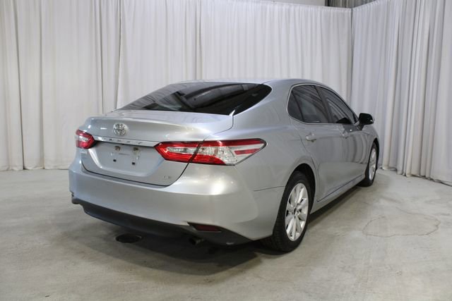 Used 2018 Toyota Camry LE image 24