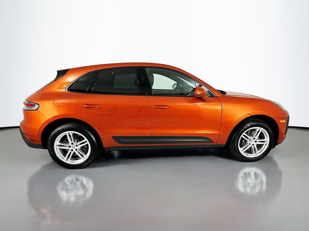 Certified 2022 Porsche Macan AWD/4WD image 27