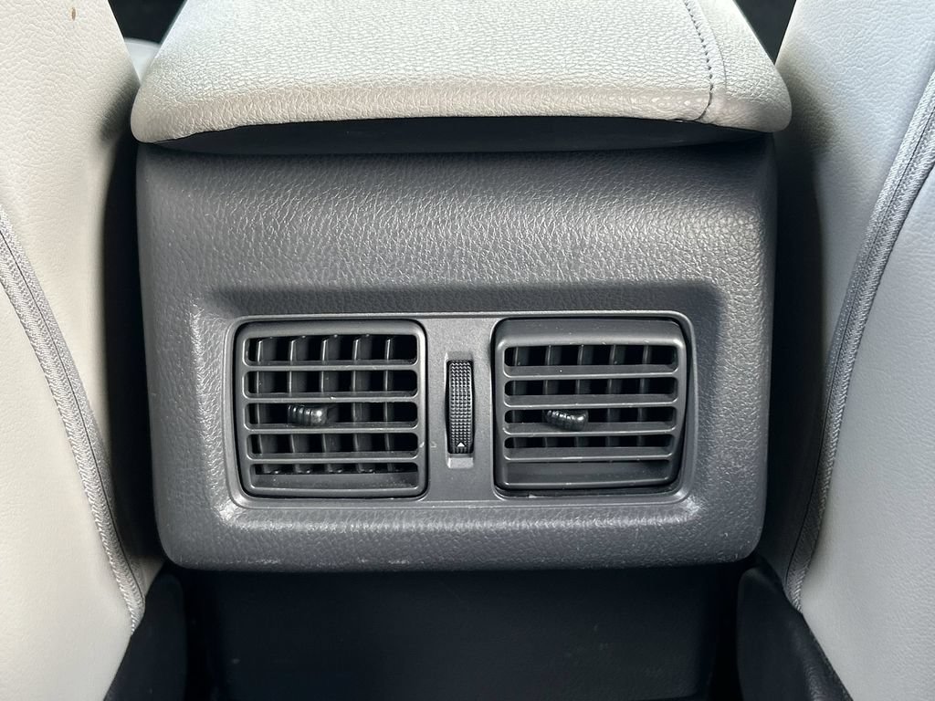 Used 2022 Toyota Camry XLE FWD image 21