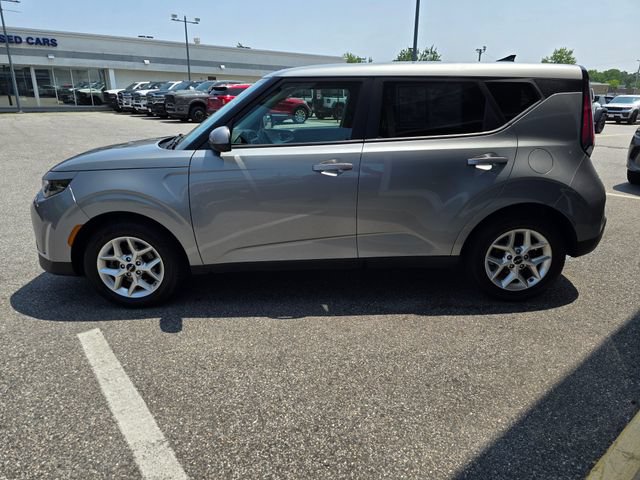 Used 2024 Kia Soul LX w/ Option Group 015 FWD image 27