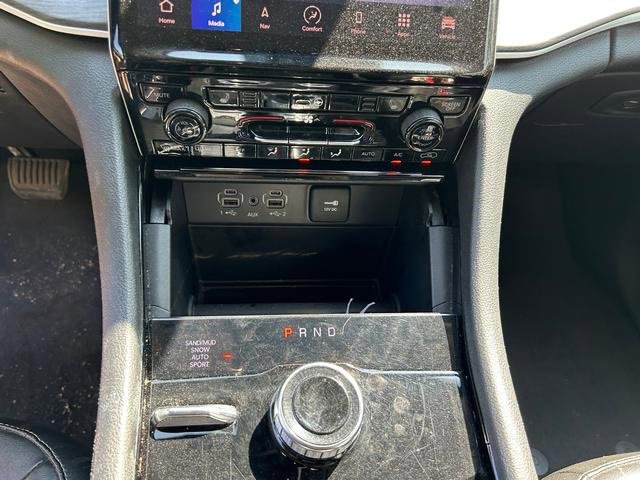 Used 2023 Jeep Grand Cherokee L Limited w/ Black Appearance Package image 19