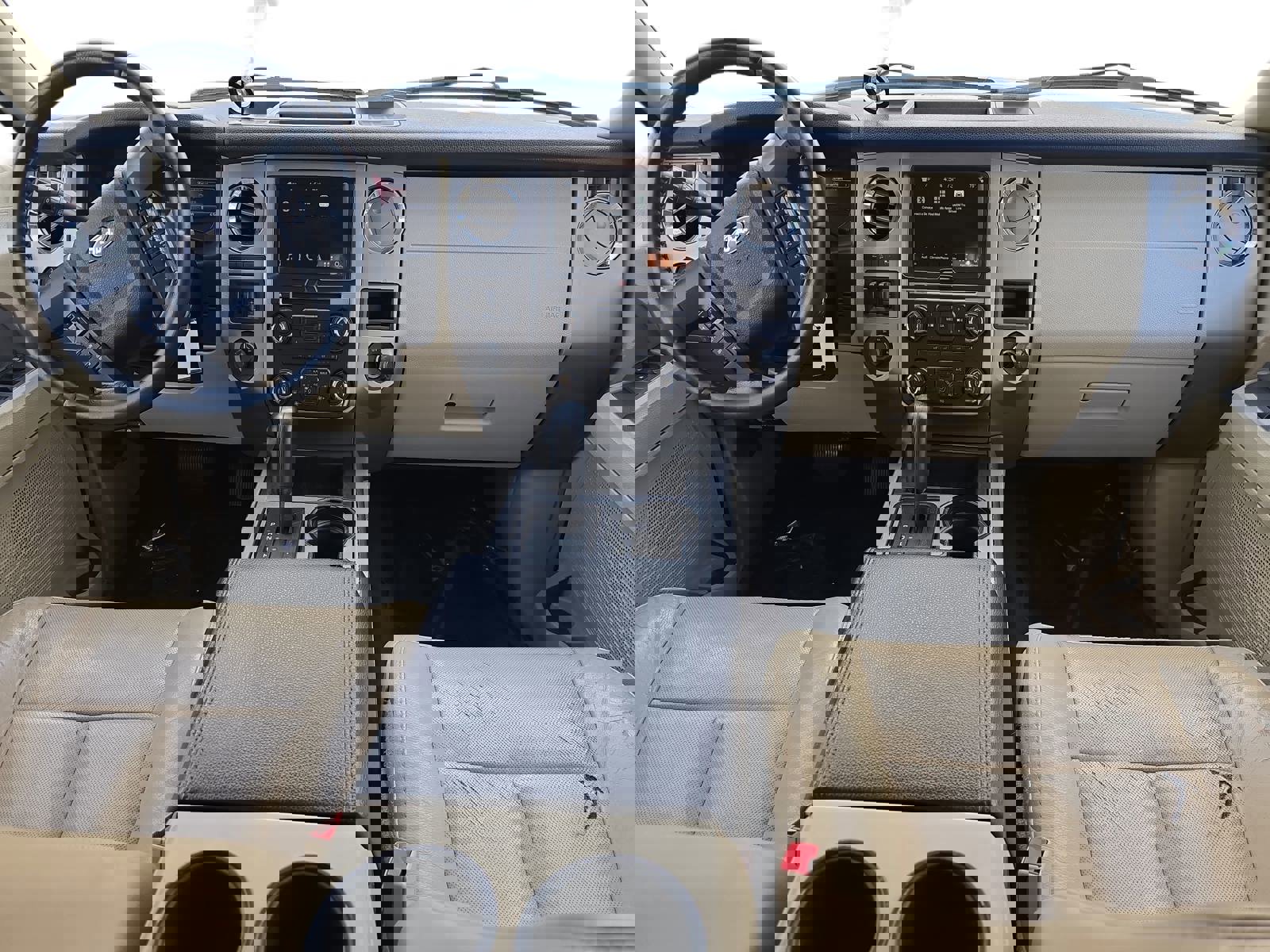 Used 2016 Ford Expedition EL XLT w/ Equipment Group 202A image 9