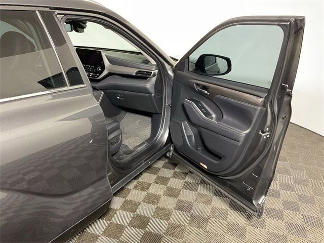 Used 2020 Toyota Highlander Platinum image 34