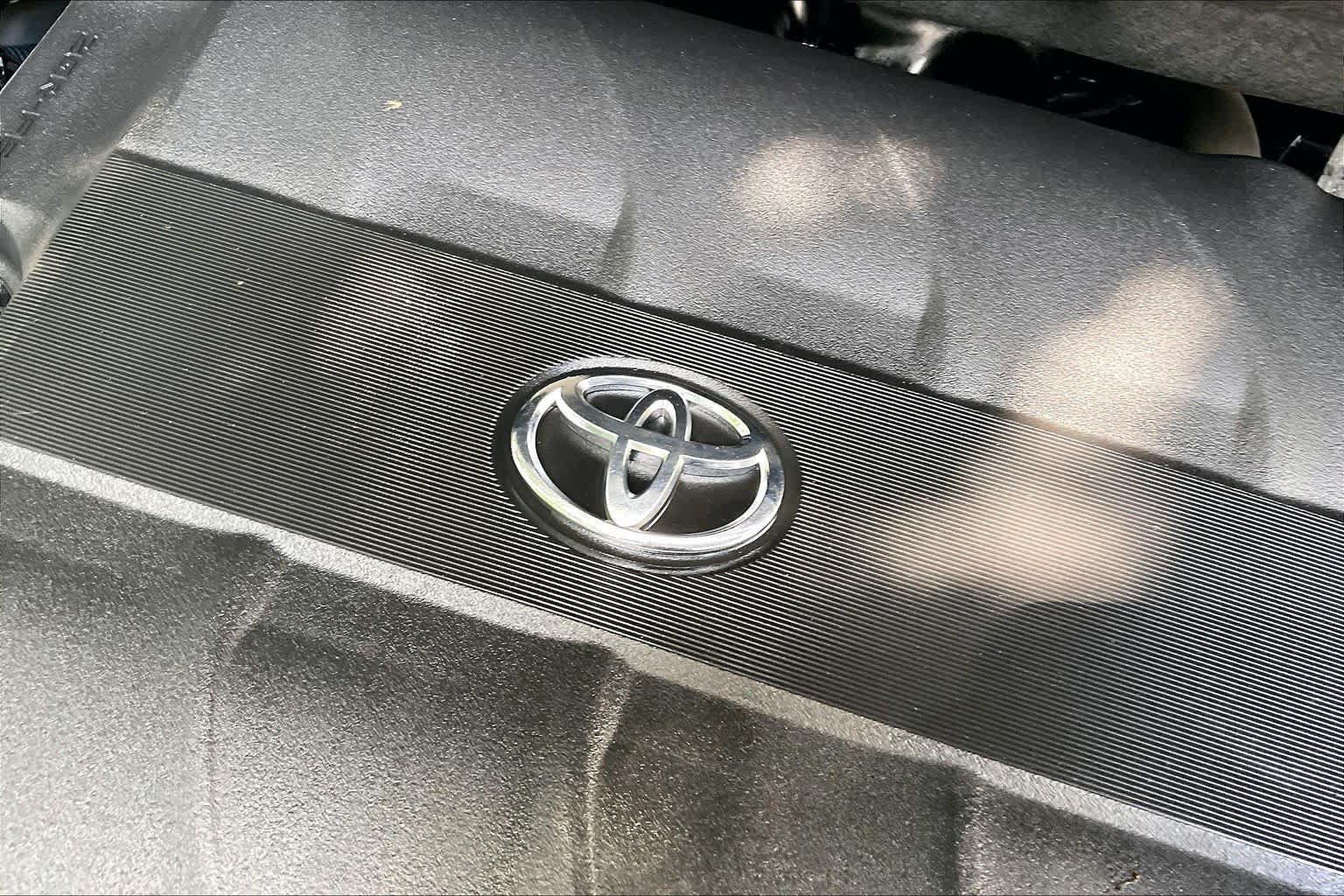 Used 2014 Toyota Sienna XLE w/ Entertainment Package FWD image 35