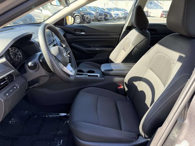 Used 2025 Nissan Altima 2.5 SV FWD image 16