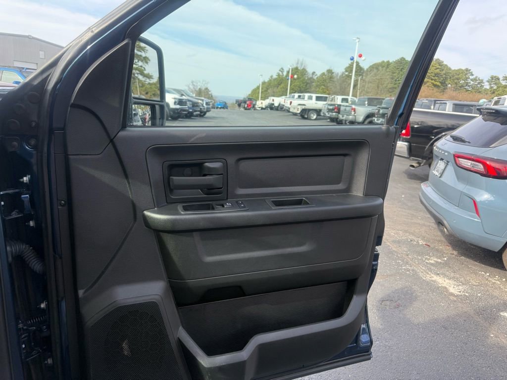 Used 2024 RAM 3500 Tradesman w/ Chrome Appearance Group image 22