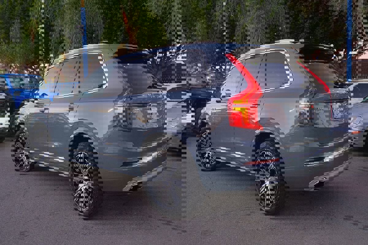 Used 2020 Volvo XC90 T8 Inscription w/ Protection Package Premier image 3