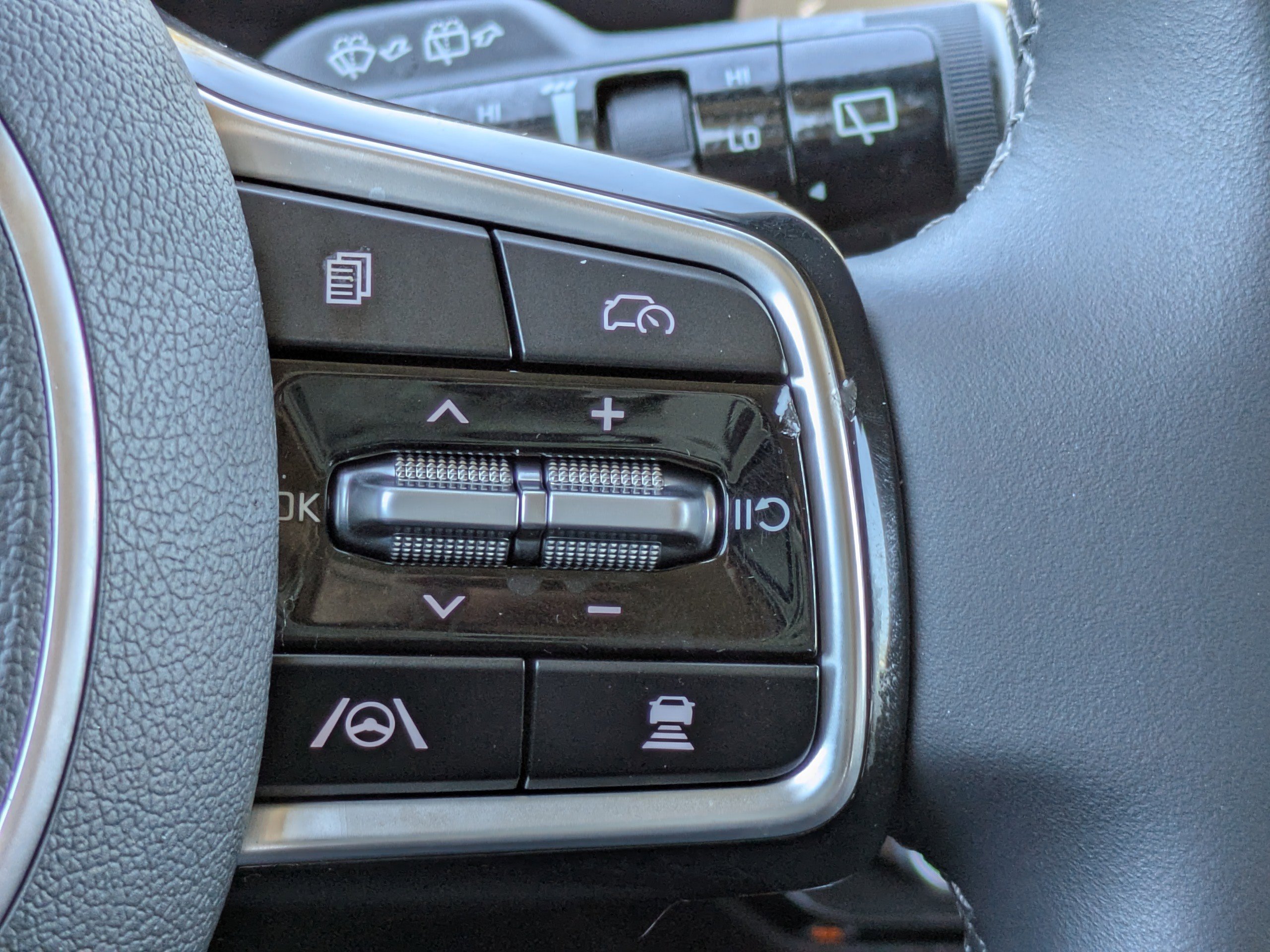 Certified 2025 Kia Sorento S image 33