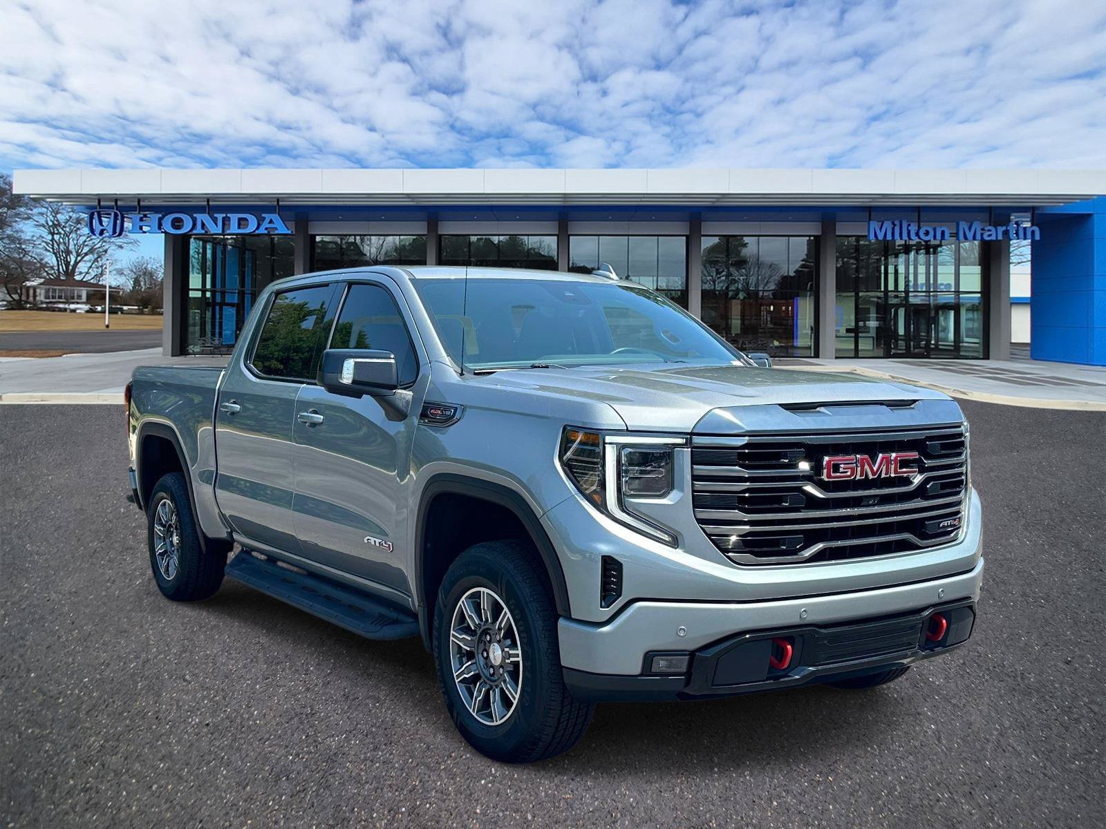 Used 2024 GMC Sierra 1500 AT4 w/ Technology Package