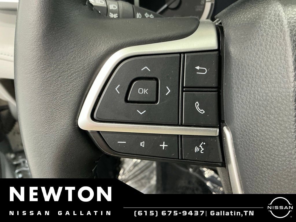 Used 2024 Toyota Highlander XLE AWD/4WD image 36