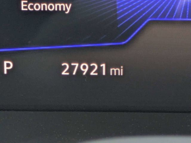 Used 2023 Volkswagen Jetta SE FWD image 32