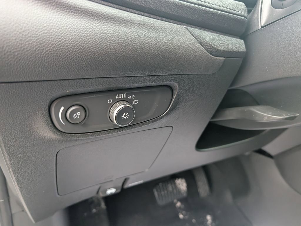 Used 2024 Buick Encore GX Avenir w/ Avenir Convenience Package image 16