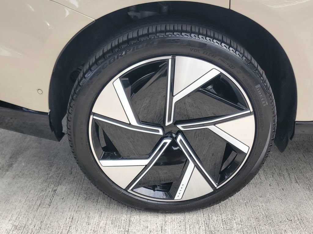 Certified 2025 Volvo EX90 Ultra AWD/4WD image 7