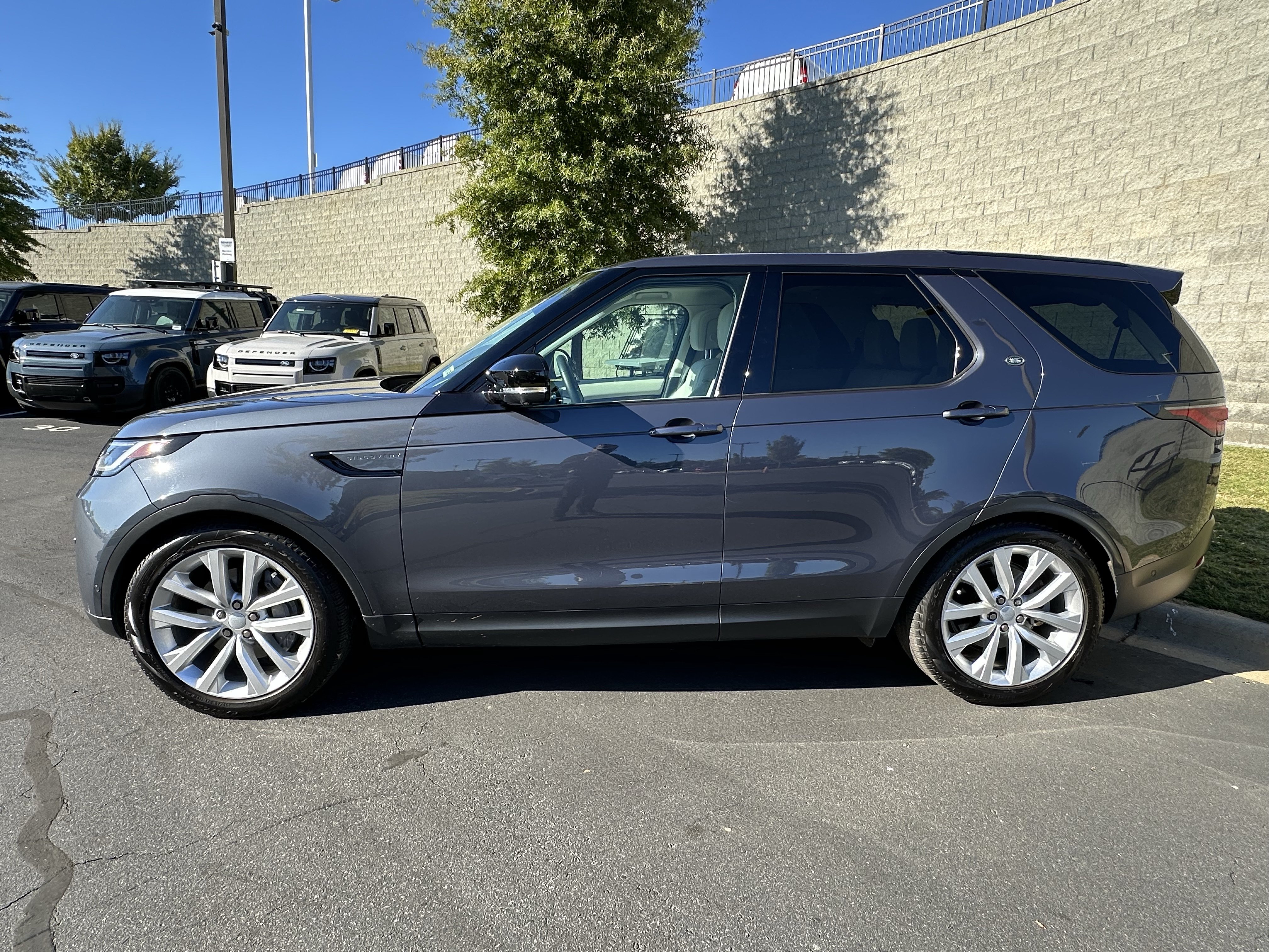 Used 2024 Land Rover Discovery S AWD/4WD image 4