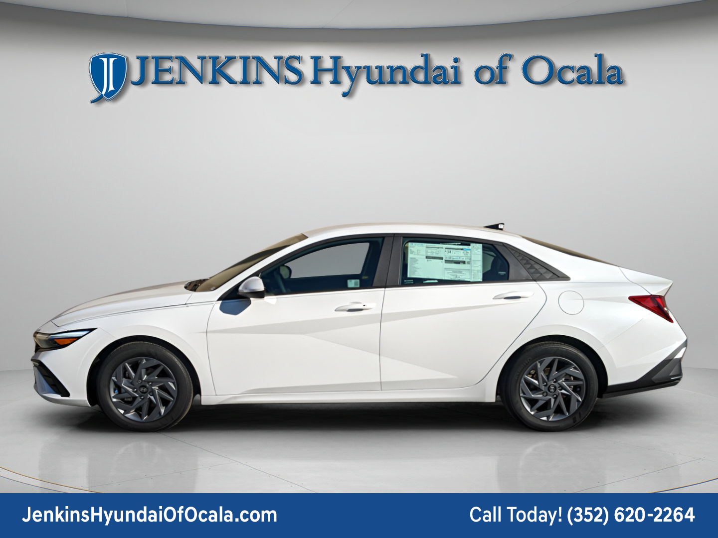 Certified 2025 Hyundai Elantra Sport w/ Cargo Package FWD image 6