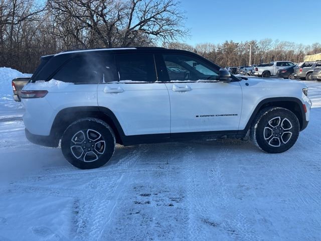 Used 2024 Jeep Grand Cherokee Trailhawk w/ Luxury Tech Group III image 15