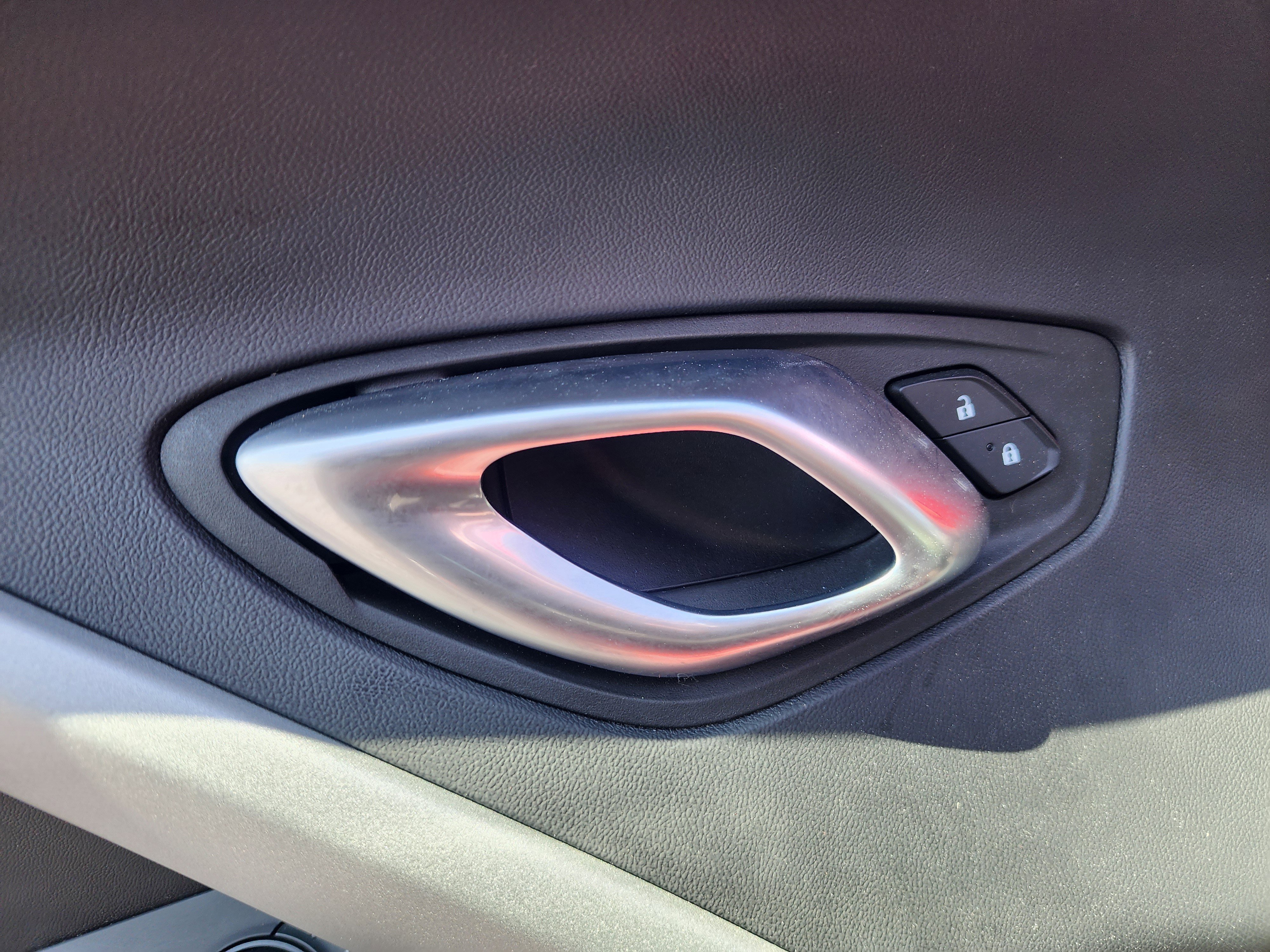 Used 2022 Chevrolet Camaro LT w/ Technology Package RWD image 19