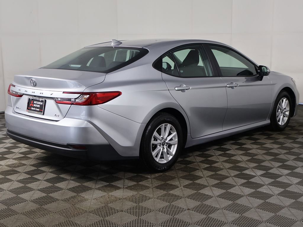 Used 2025 Toyota Camry LE FWD image 7