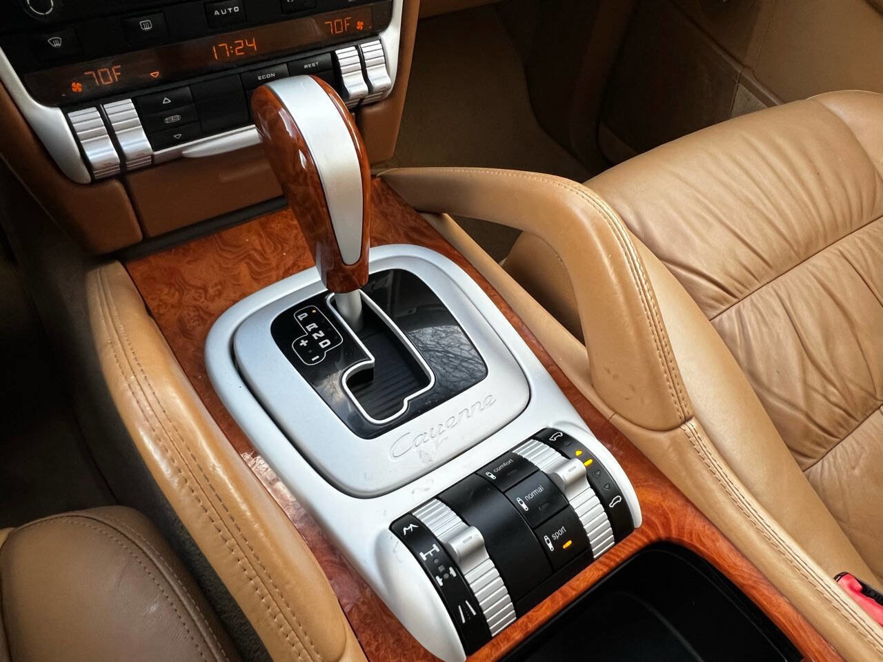 Used 2006 Porsche Cayenne Turbo image 23