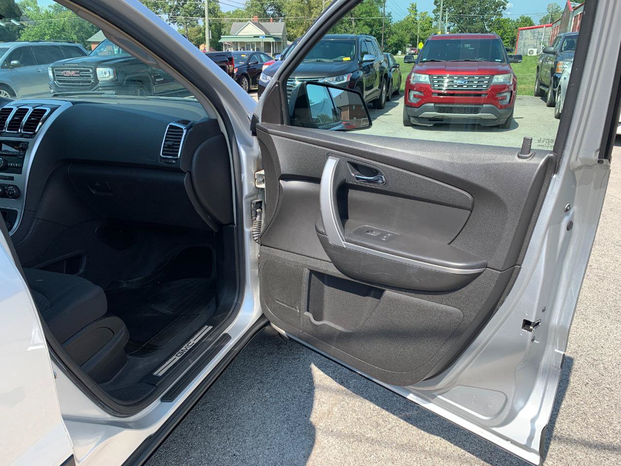 Used 2009 GMC Acadia SLE FWD image 33