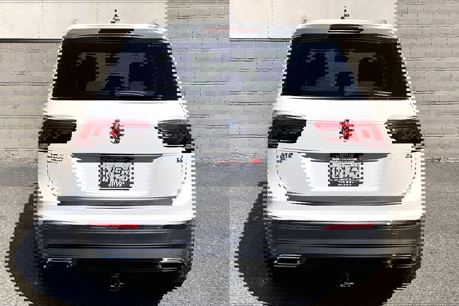 Used 2018 Volkswagen Tiguan SEL image 3