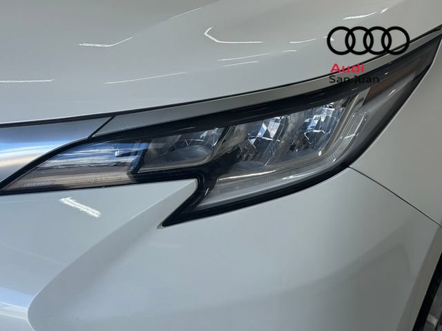 Used 2021 Toyota Sienna Limited FWD image 4