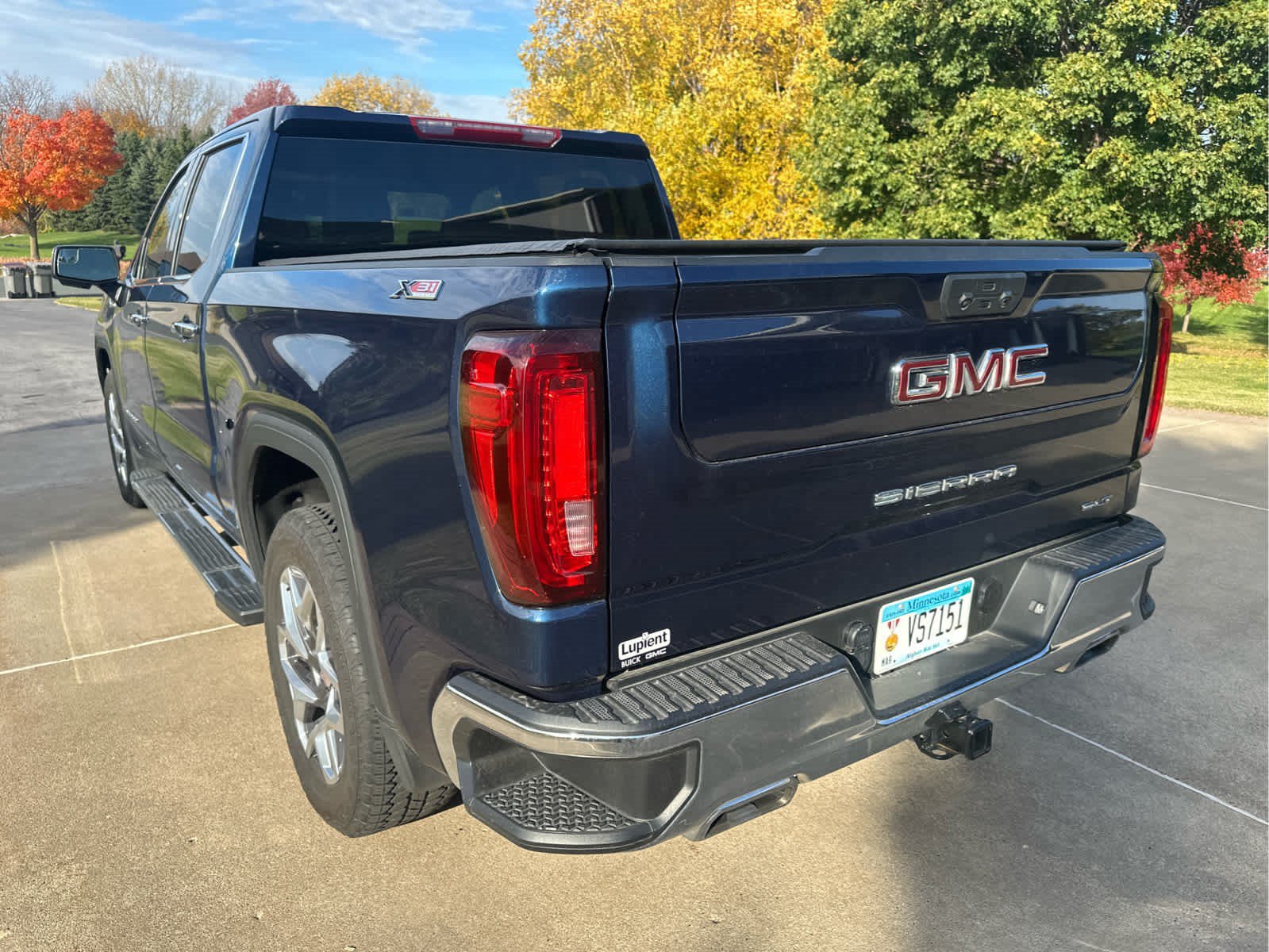 Used 2023 GMC Sierra 1500 SLT w/ SLT Premium Package AWD/4WD image 2