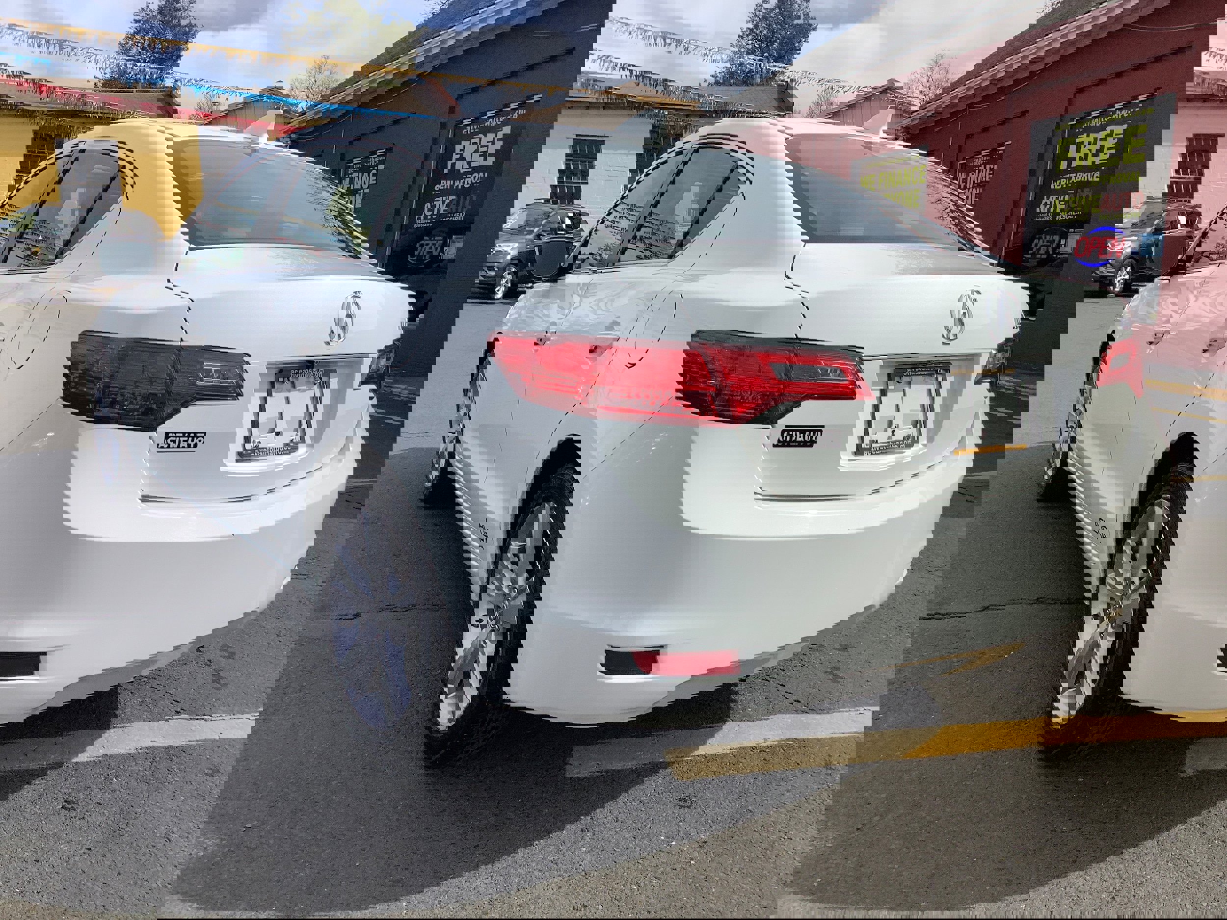 Used 2015 Acura ILX w/ Premium Package FWD image 5