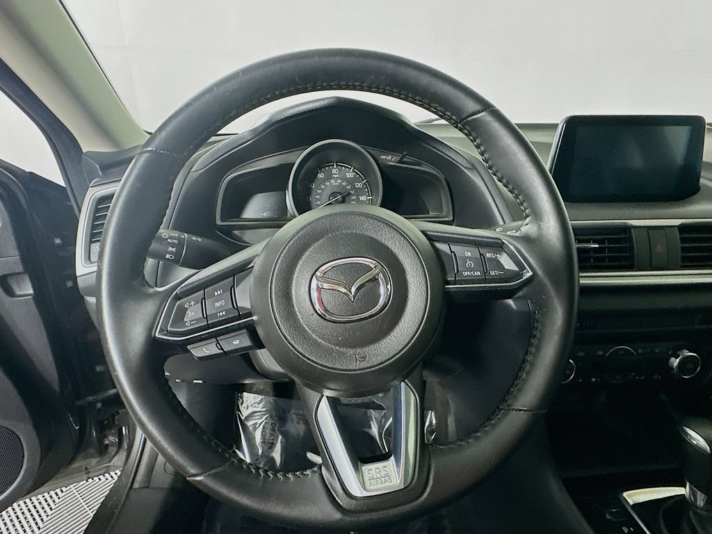 Used 2018 MAZDA MAZDA3 Touring FWD image 16