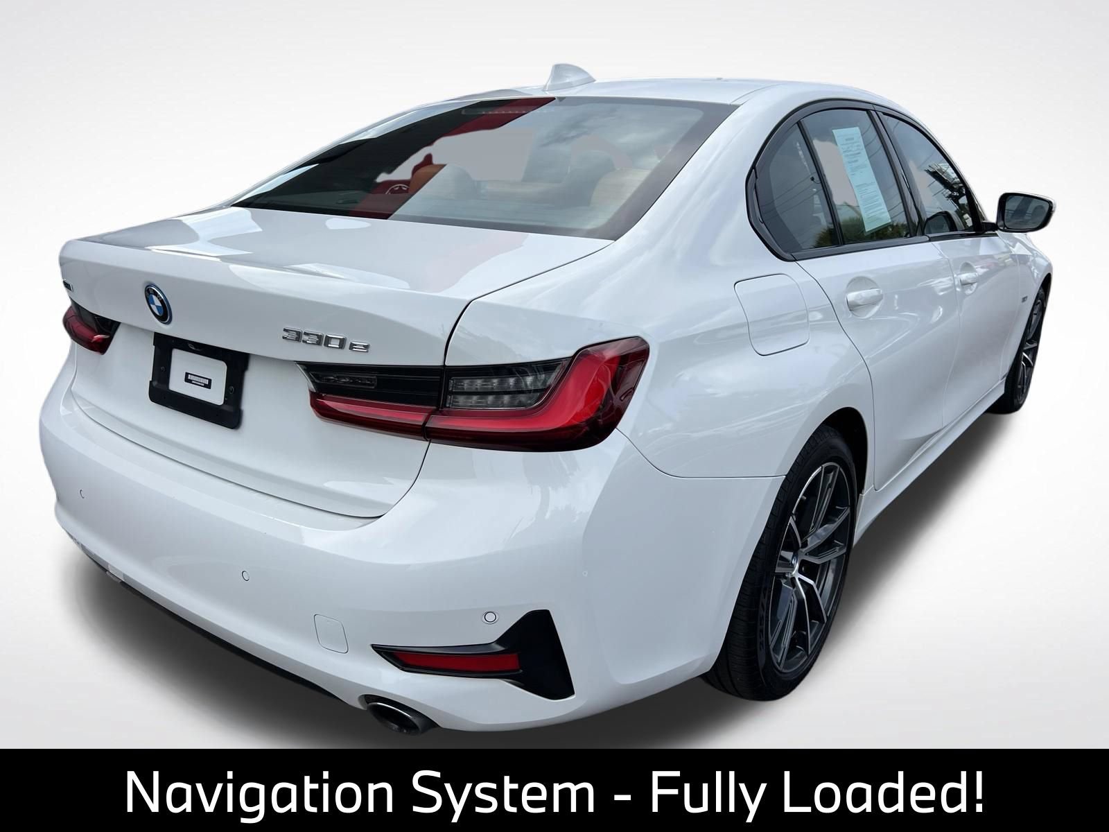 Used 2022 BMW 330e xDrive w/ Driving Assistance Package AWD/4WD image 10