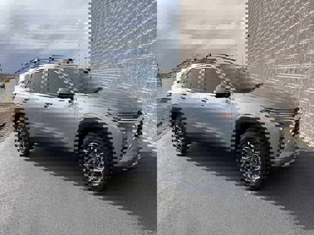 New 2026 Chevrolet Trax LT w/ Driver Confidence Package video 1