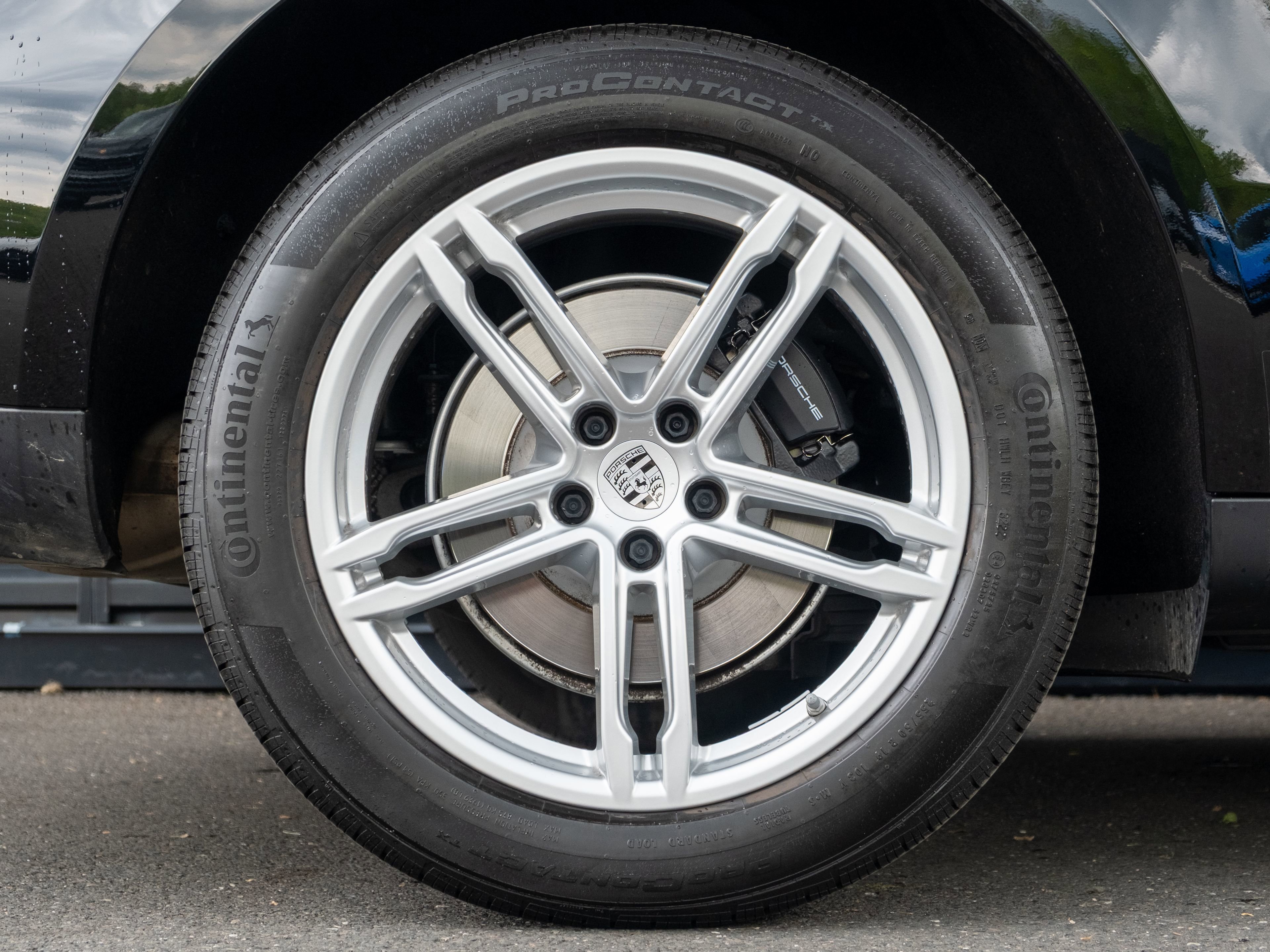 Certified 2023 Porsche Macan AWD/4WD image 14
