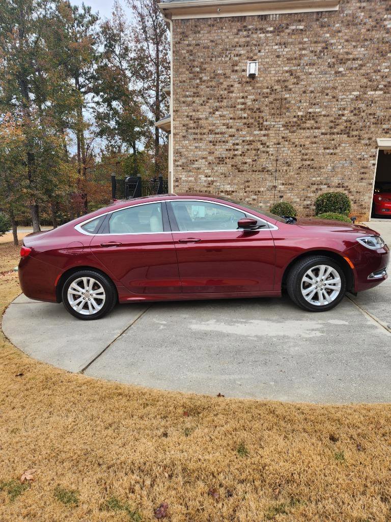 Used 2017 Chrysler 200 Limited Platinum image 4