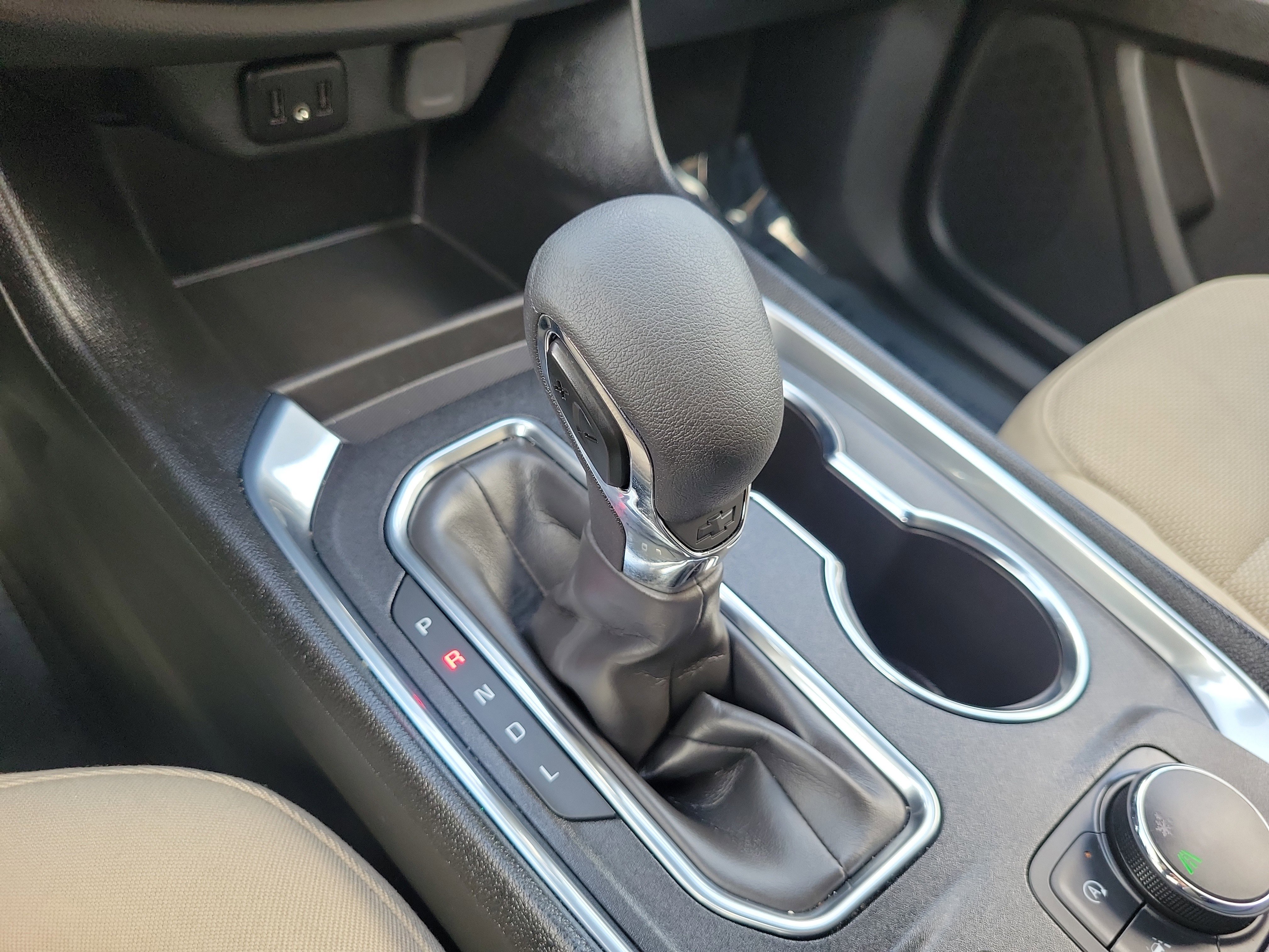 Used 2023 Chevrolet Traverse LS FWD image 21