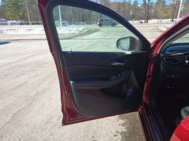 Used 2023 Buick Encore GX Select w/ Sport Touring Package image 28