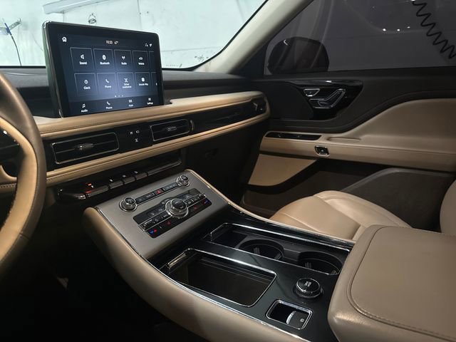 Used 2023 Lincoln Aviator AWD image 23