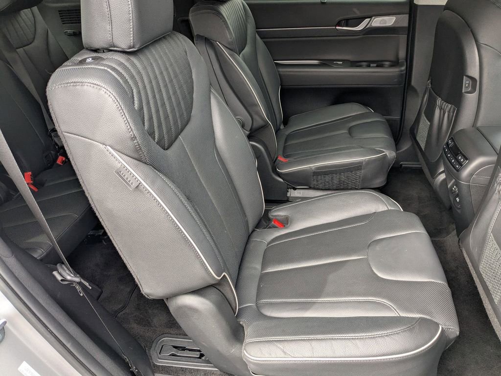 Used 2025 Hyundai Palisade Limited image 32