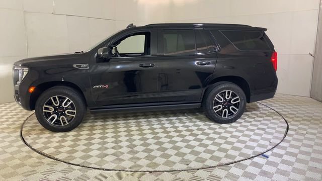 Used 2023 GMC Yukon AT4 w/ AT4 Premium Package AWD/4WD image 5