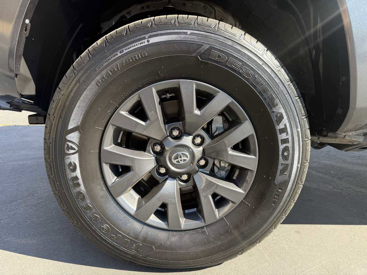 Used 2023 Toyota Tacoma SR5 AWD/4WD image 11