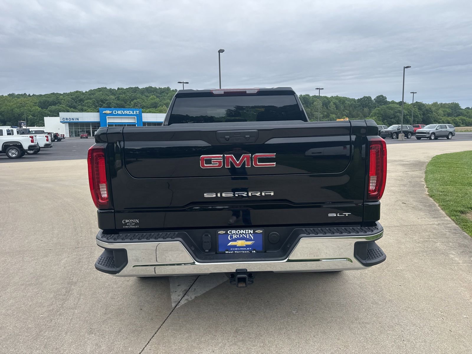 Used 2025 GMC Sierra 1500 SLT AWD/4WD image 6