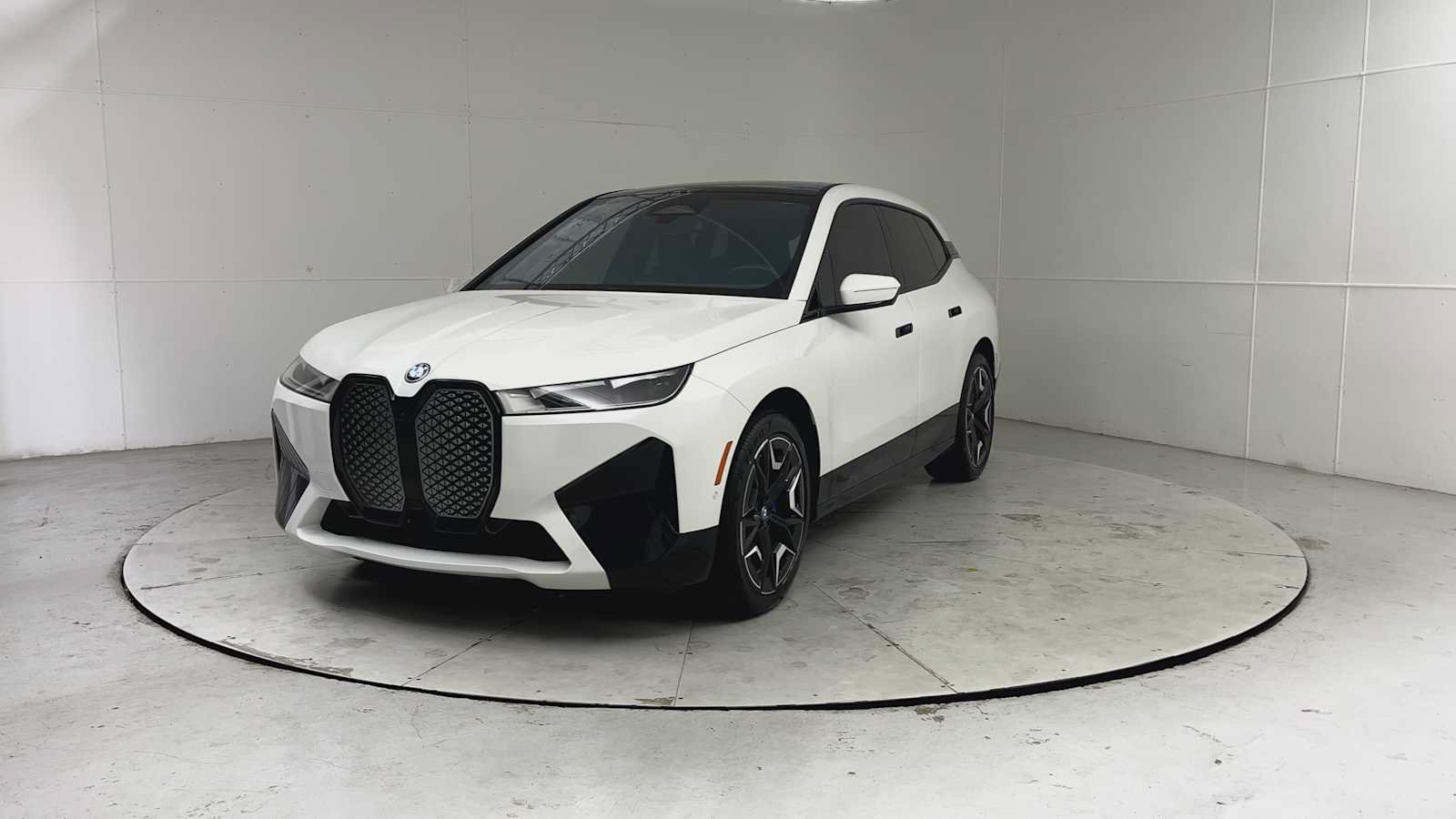 Certified 2024 BMW iX xDrive50 w/ Sport Package AWD/4WD image 6