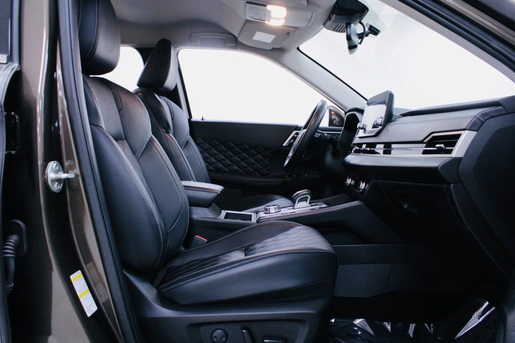 Used 2024 Mitsubishi Outlander SEL image 31