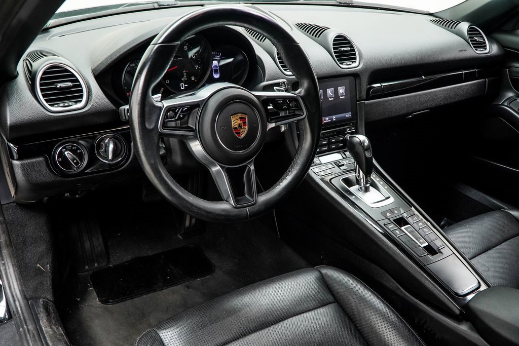 Used 2021 Porsche 718 Boxster image 16