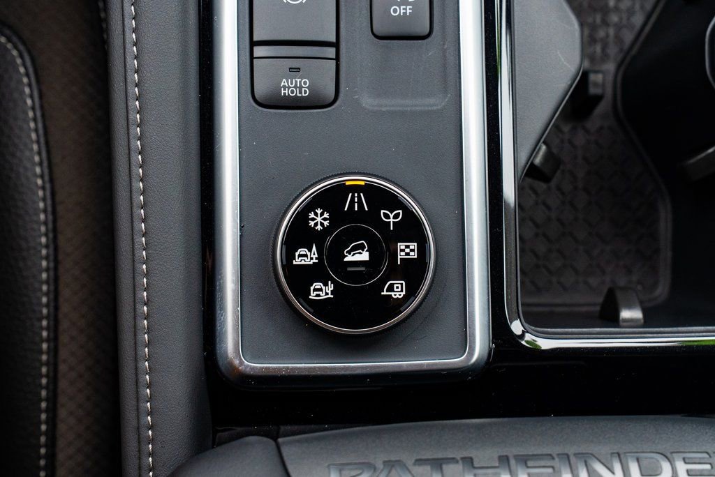 New 2026 Nissan Pathfinder SL image 21