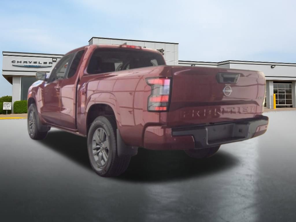 Used 2025 Nissan Frontier SV image 4