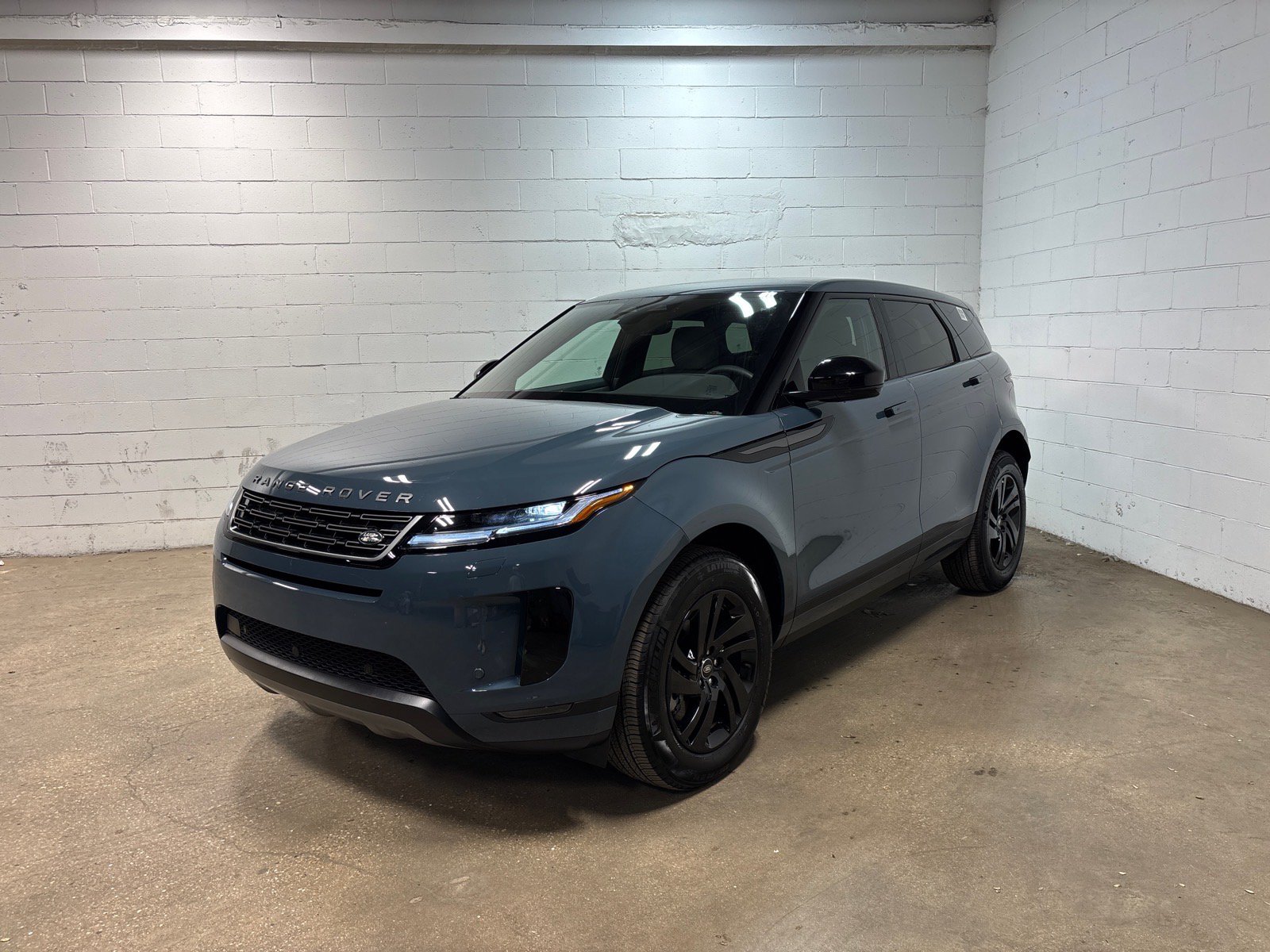 New 2026 Land Rover Range Rover Evoque S AWD/4WD image 1