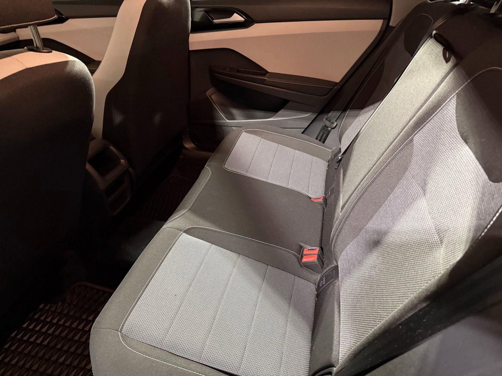 Used 2025 Volkswagen Taos S image 23