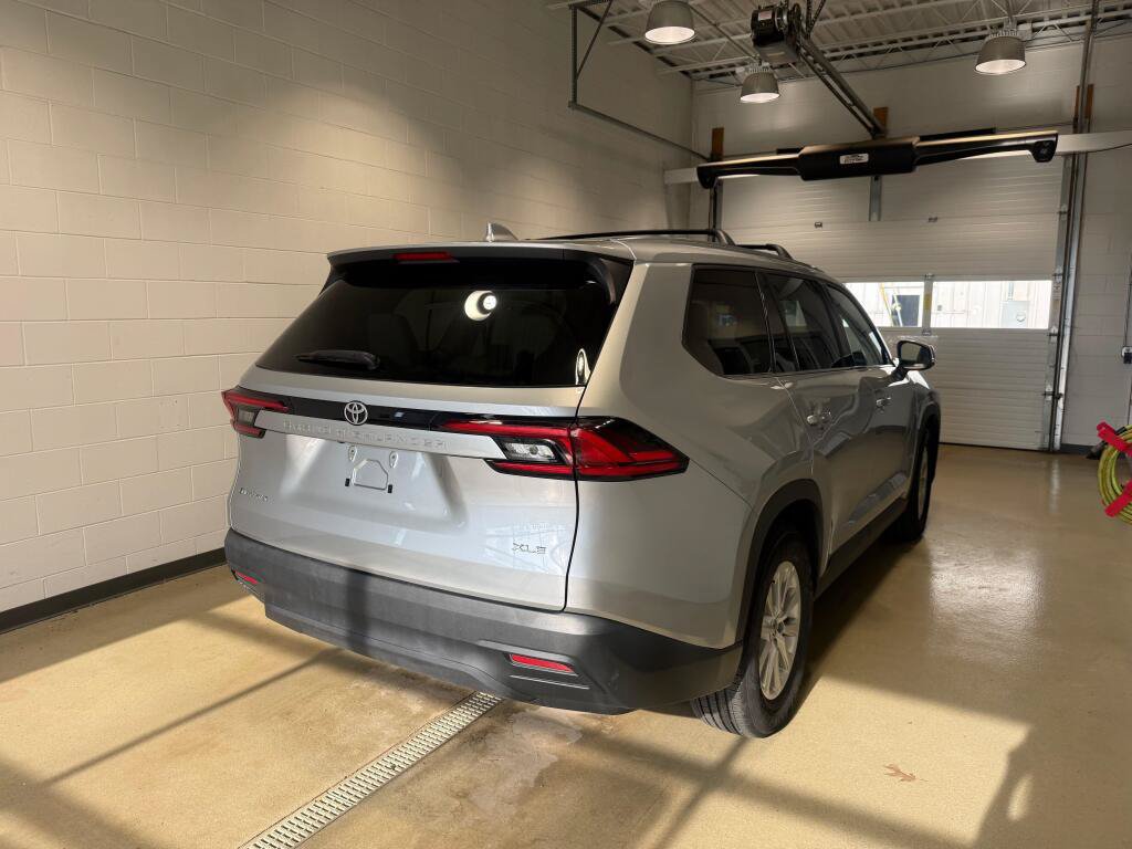 Used 2025 Toyota Grand Highlander AWD Hybrid image 5