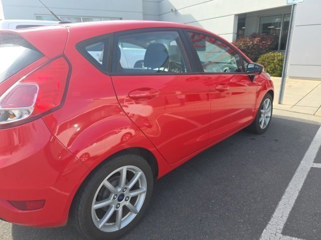 Used 2015 Ford Fiesta SE w/ Equipment Group 201A image 5